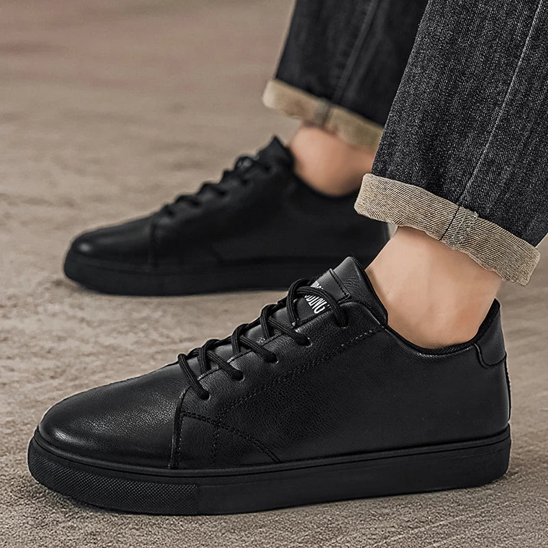 Trendiga vita sneakers för herr – andningsbart material i stor storlek