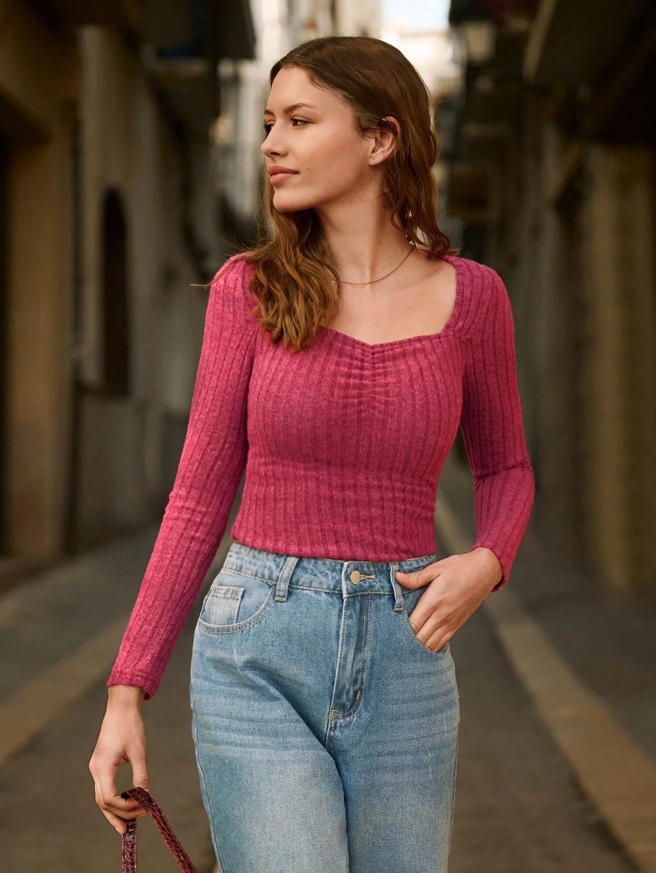 French square-neck base layer, long-sleeved, versatile for spring, autumn and winter. V-neck top, tight-fitting, purely fashiona