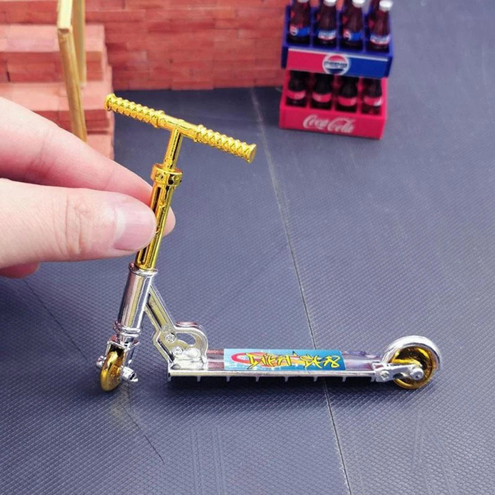 Fingerscooter för fingertrick – mini-scooter i plast, 1-pack