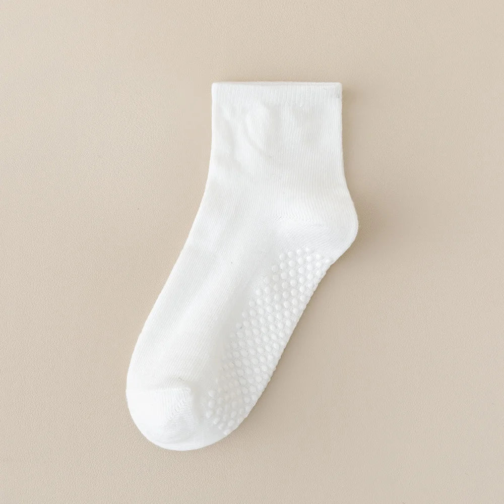 5 pairs of anti slip adhesive floor socks, classic black and white gray socks for student sports, spring and summer children's s