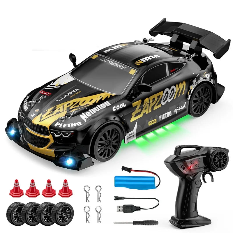 LKCOMO radiostyrd driftbil 1:24 med fyrhjulsdrift och LED-ljus