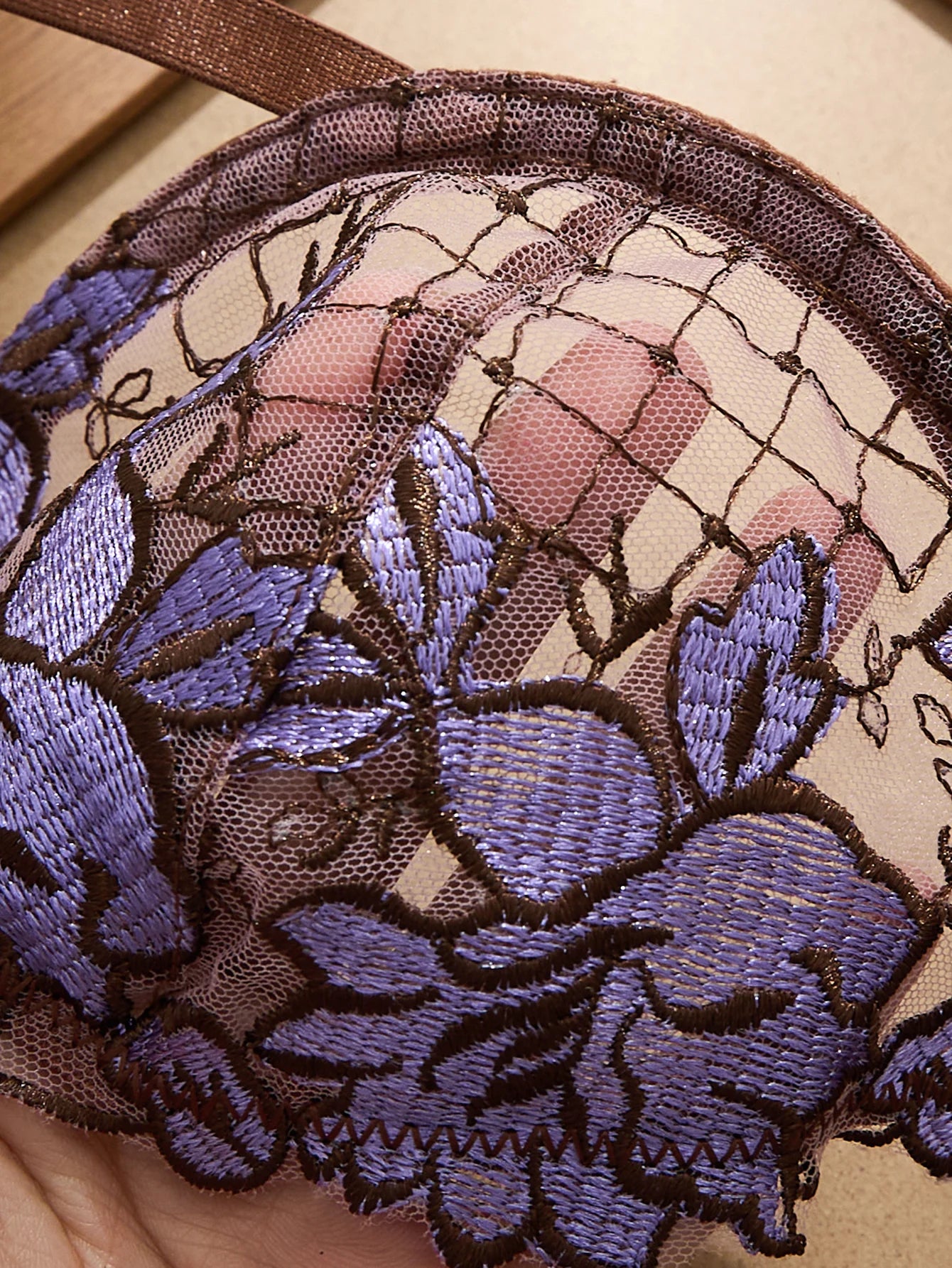 Limited Edition Spets Lingerie Set – Brun & Lila, Rosbrodyr, Genomskinlig BH & Stringtrosa