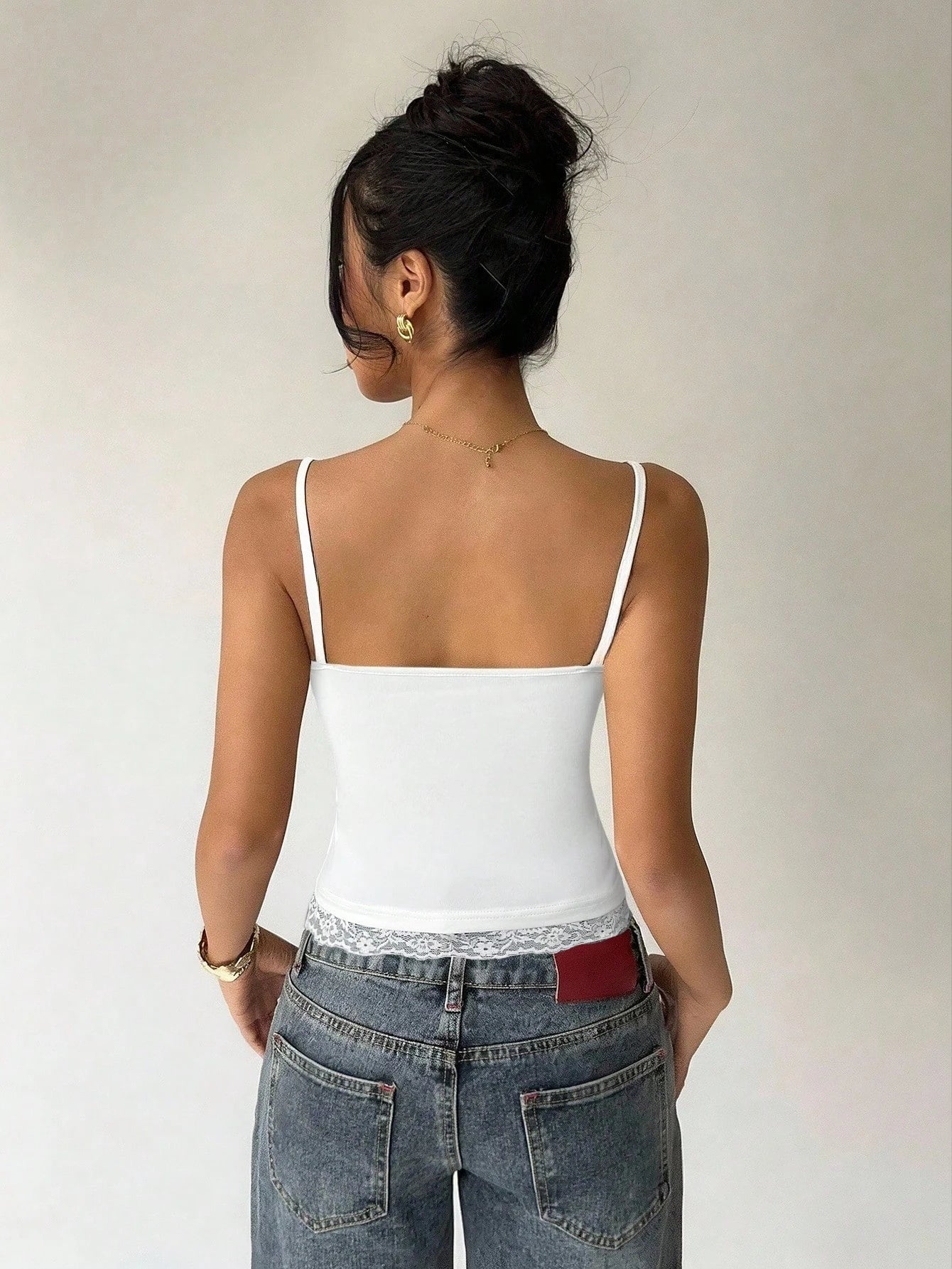 Women's Sexy Lace Trim U-Neck Basic Solid Color Slim Fit Cami Top Casual Spaghetti Straps Backless Crop Top Spring/Summer 2026