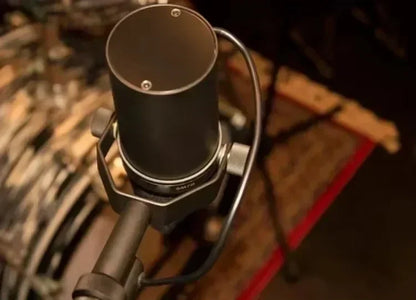New SM7B Professional Dynamic Cardioid Microphone For Live Vocals Recording Performance Studio Selectable Frequency Response Mic