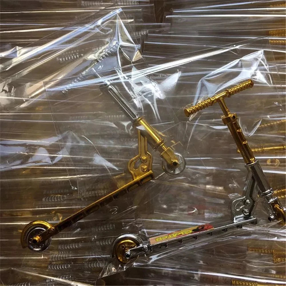 Fingerscooter för fingertrick – mini-scooter i plast, 1-pack