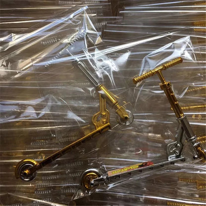 Fingerscooter för fingertrick – mini-scooter i plast, 1-pack