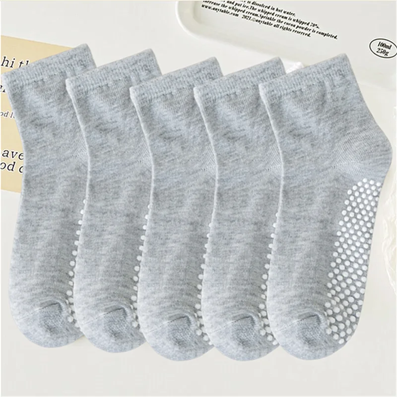 5 pairs of anti slip adhesive floor socks, classic black and white gray socks for student sports, spring and summer children's s