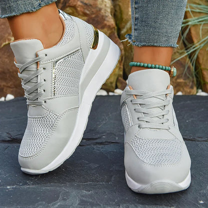 Mesh-sneakers med kilklack för dam – lätta plattformsskor med snörning