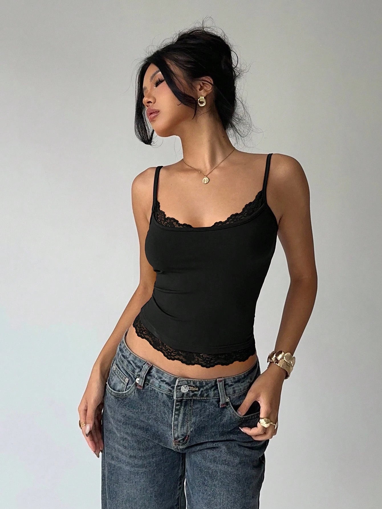 Women's Sexy Lace Trim U-Neck Basic Solid Color Slim Fit Cami Top Casual Spaghetti Straps Backless Crop Top Spring/Summer 2026