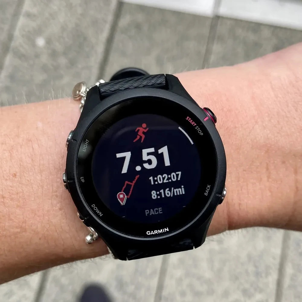 Garmin Forerunner 255 Sportklocka 46mm – 1,3" Färgskärm, Multi-band GPS, 14 Dagars Batteri, 5ATM, EU-lager