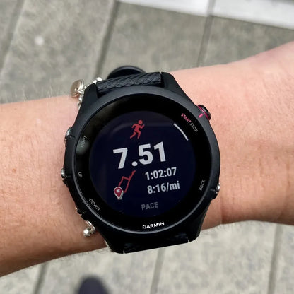 Garmin Forerunner 255 Sportklocka 46mm – 1,3" Färgskärm, Multi-band GPS, 14 Dagars Batteri, 5ATM, EU-lager