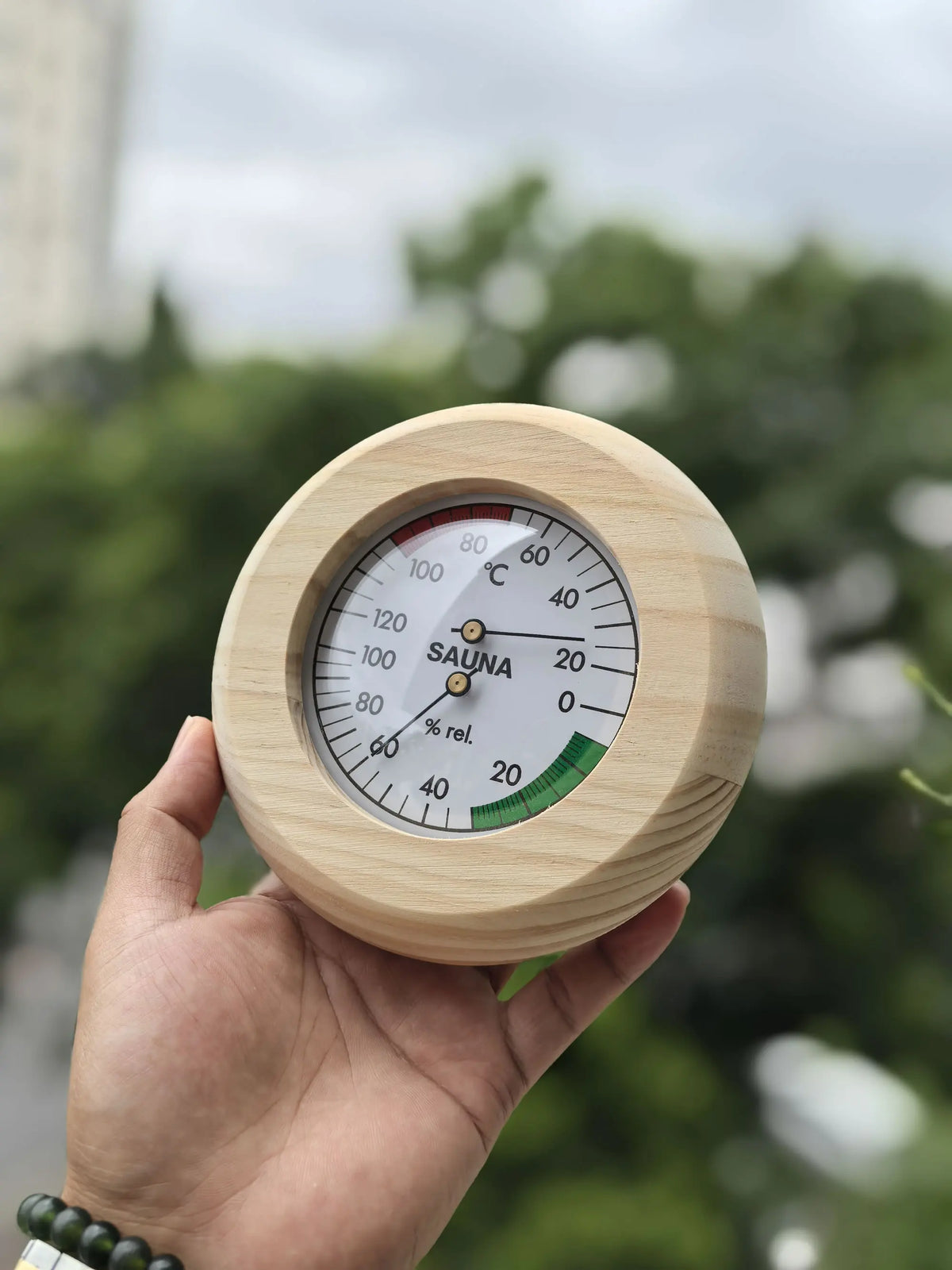Bastutermometer & Hygrometer i Massivt Trä – Väggmonterad, 15×15 cm, 20–120°C