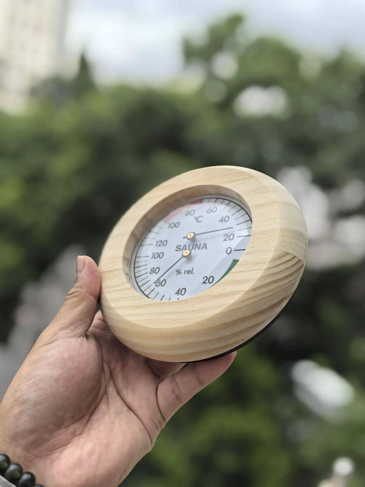 Bastutermometer & Hygrometer i Massivt Trä – Väggmonterad, 15×15 cm, 20–120°C
