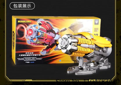 Bärbar Bumblebee hjälmleksak med armkanon och rollspelsdesign