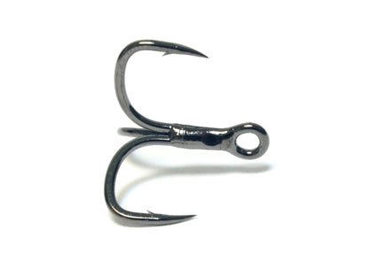 30 Hooks per Pack Black Nickle Short Shank Cutting Blade Forged High Quality Treble Fishing Hooks Fishing Tackle FH38HP30